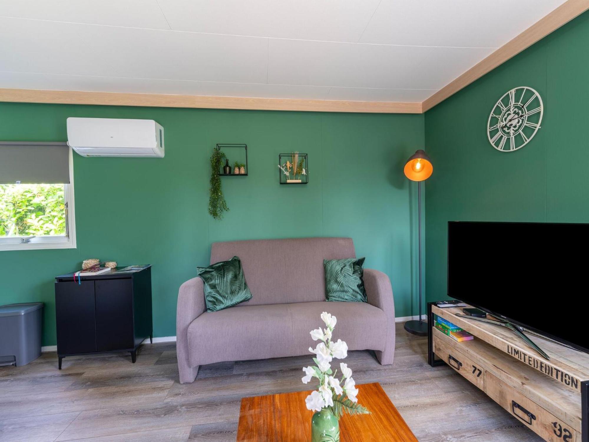 Cozy Chalet In Stegeren With A Terrace Eksteriør bilde