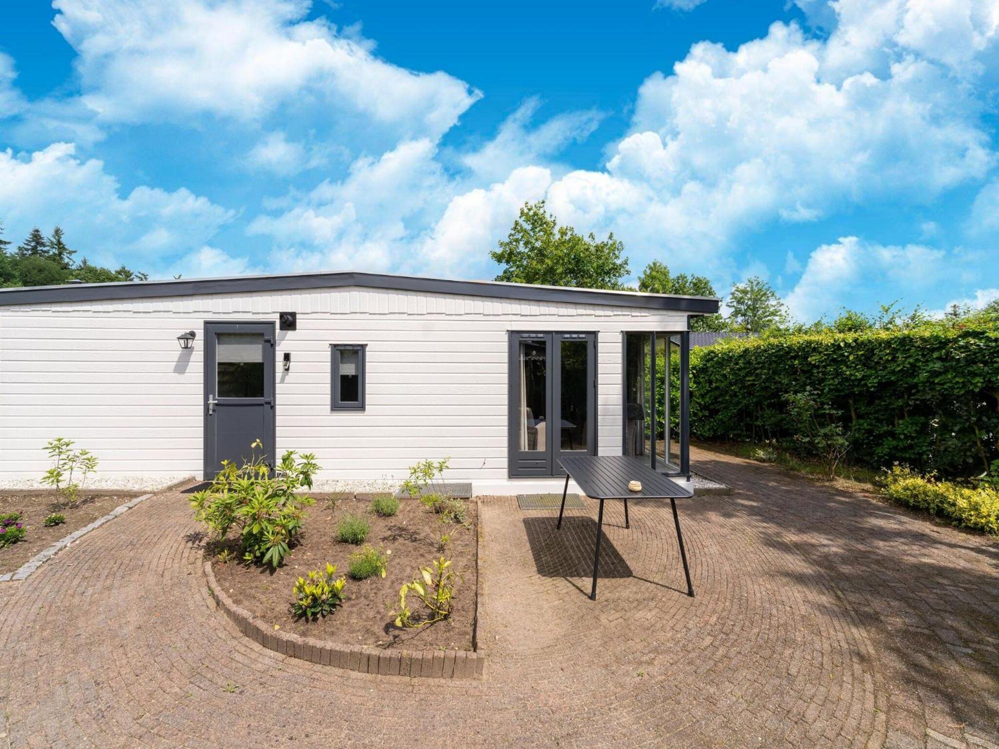 Cozy Chalet In Stegeren With A Terrace Eksteriør bilde