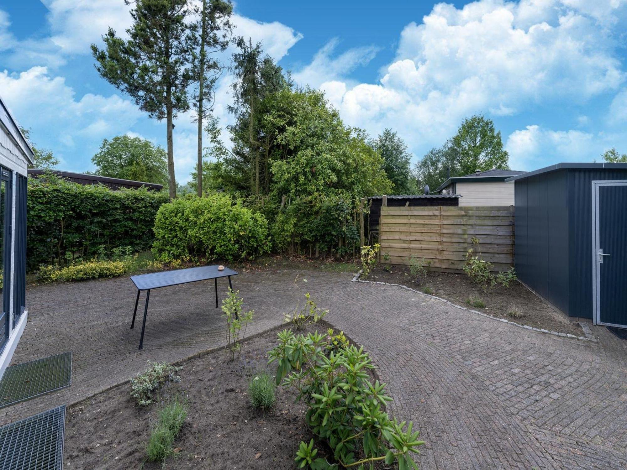 Cozy Chalet In Stegeren With A Terrace Eksteriør bilde